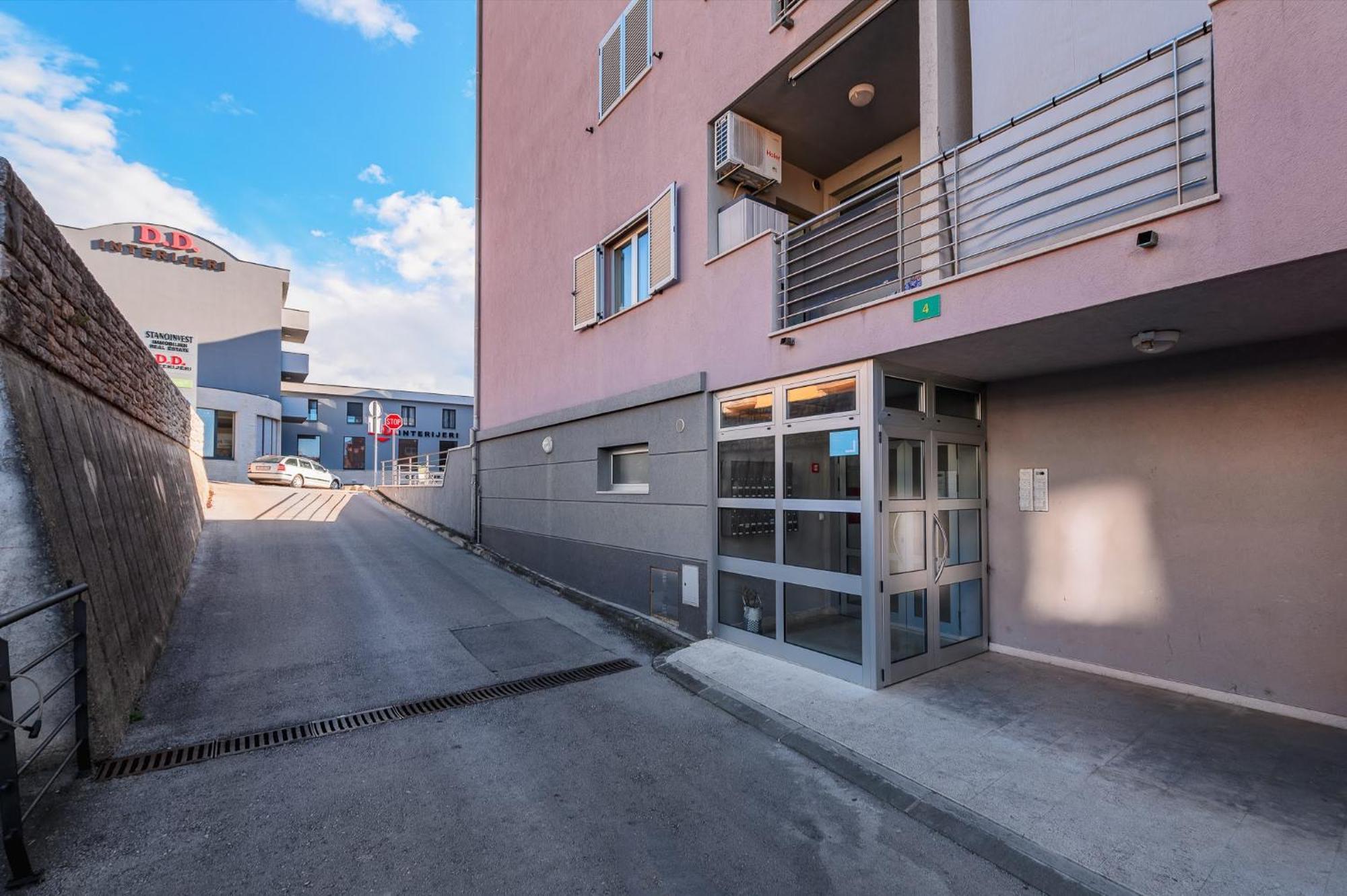 Aureo Apartment Pula Center Exteriör bild